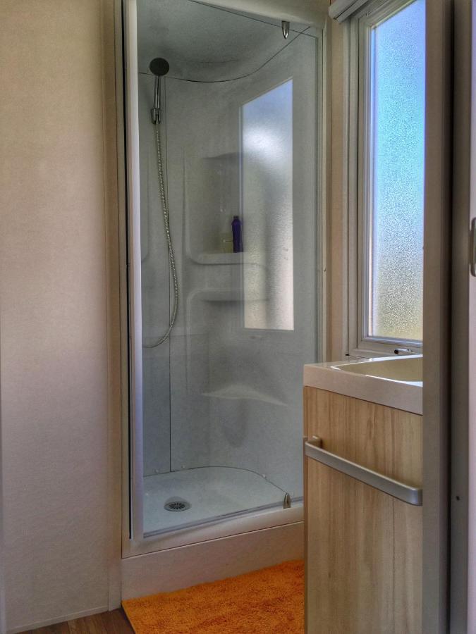Mobil Home Pour 6 Personnes Climatise A Quelques Minutes Des Plages Agde Exterior photo